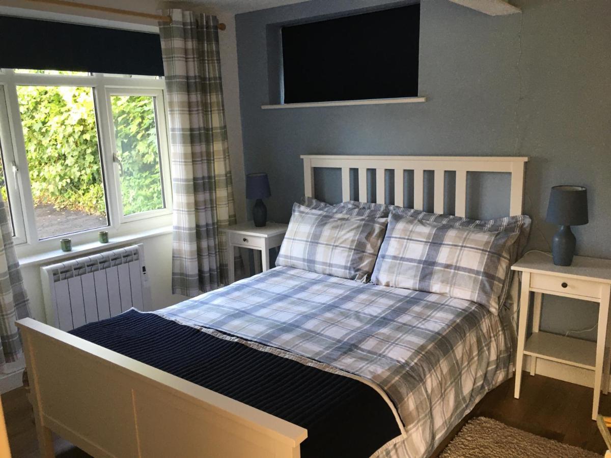 Lovely Ground Floor Apartment In Quiet Village Exeter Exteriér fotografie